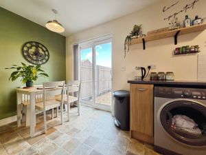 Kitchen Diner- click for photo gallery